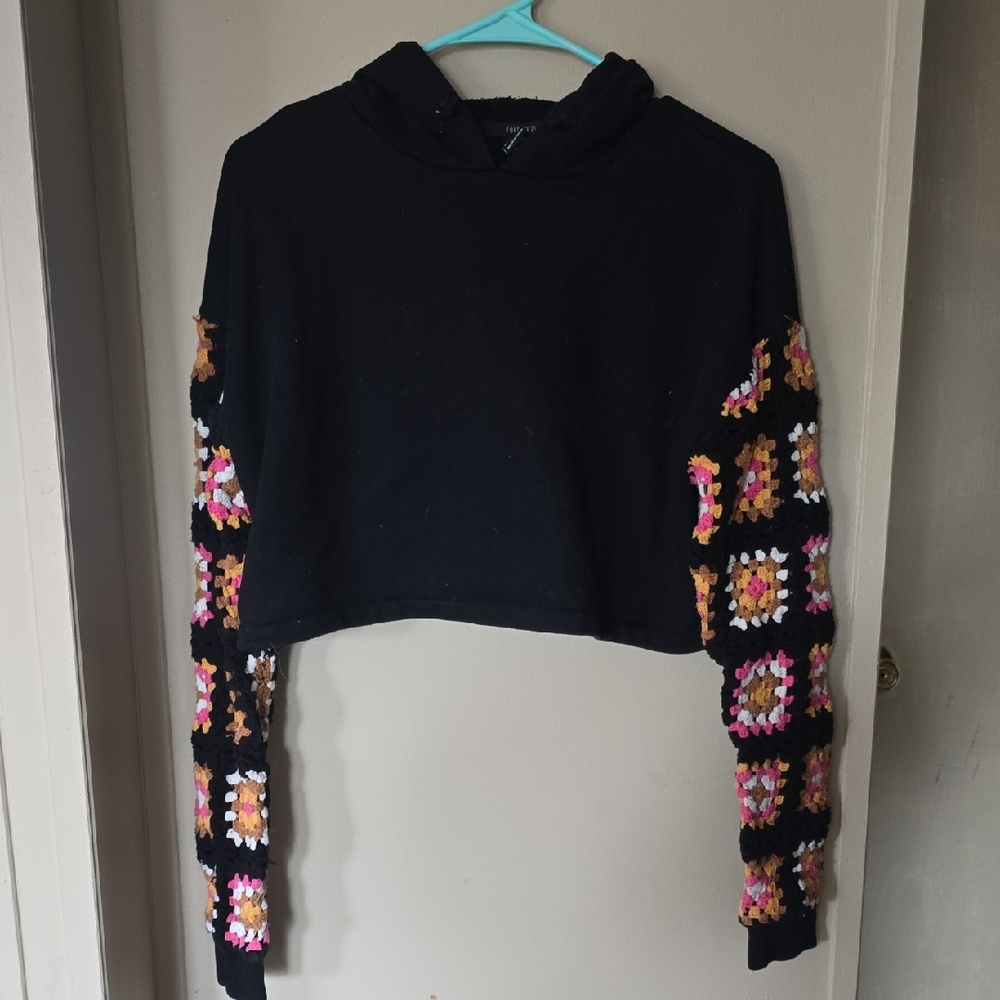 Granny Square Sleeve Crop Hoodie